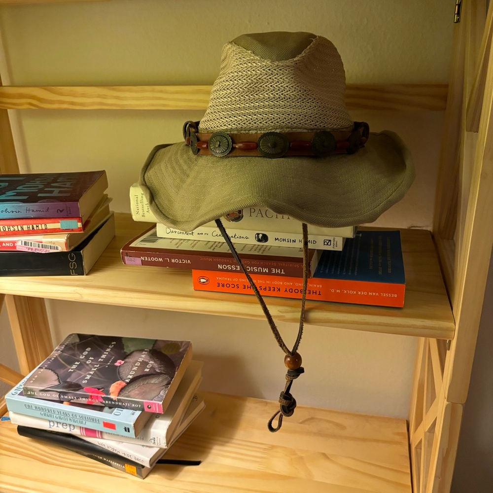 Fishing hat - Picture 3 of 4